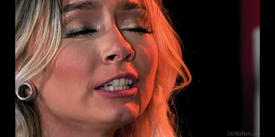 video 46 porno big tits ass teen - straight porn - fingering porn