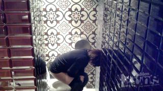  Voyeur – A woman in black panties (AVI, HD, 1280×720) - voyeur - voyeur 