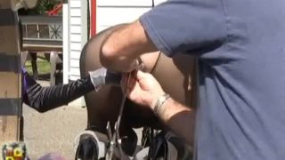 Casa de Gord18 03 22 (09 10 29) Adrianna Nicole & Lydia McLane - Junkyard Rig (Instalación)