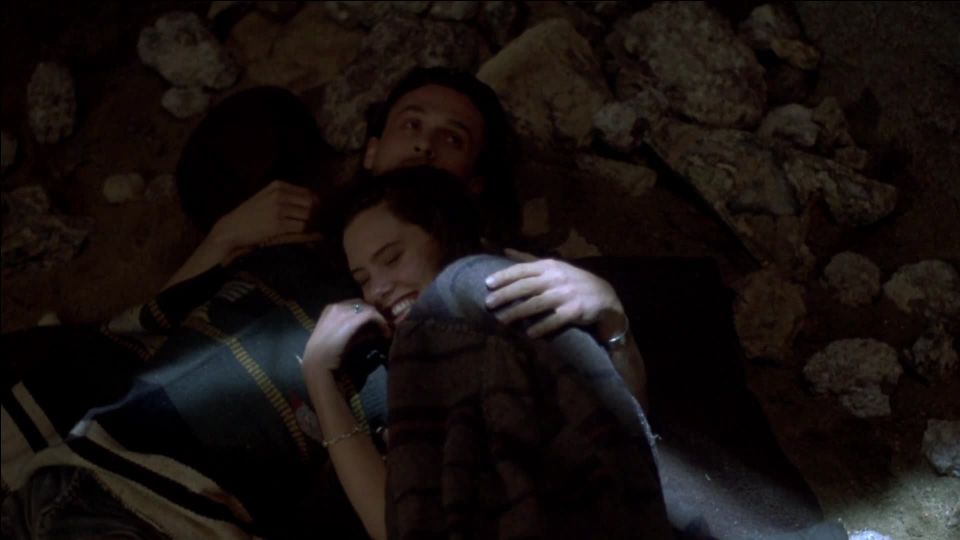 Ione Skye - Gas, Alojamiento de alimentos (1992) HD 1080p!!!