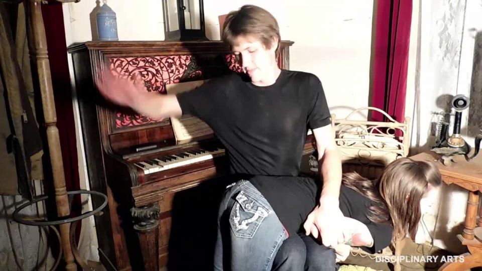 Kyle Johnson, Jennifer – ABUSING MUSIC Spanking!