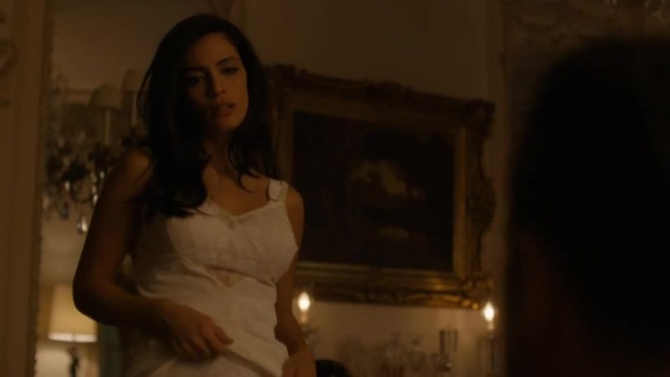 Odelya Halevi – Good Girls Revolt s01e04 (2016) HD 720p!!!