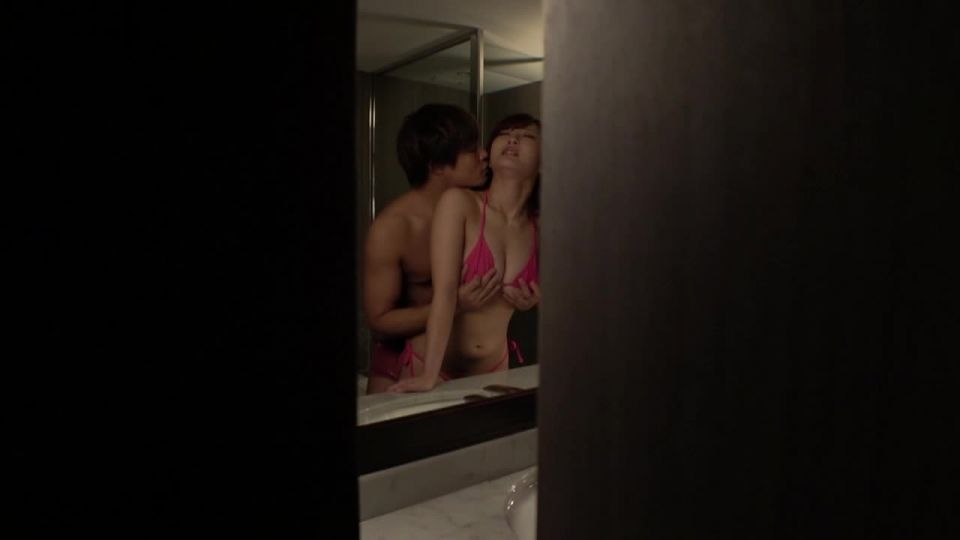 259LUXU-1334 Luxury TV 1329 An older sister with a fascinating glamorous body who goes crazy for a man despite her lovely smile is back!  Big tits thrown out of a tiny bikini jump with a big cock piston!  Pant with a sweet voice that screams in your ears!