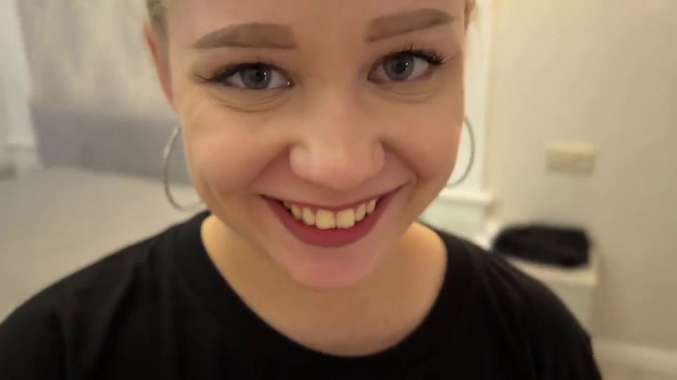 Montanasvibe - Conocí a una linda chica alt en la calle y la invité a escuchar discos en mi casa