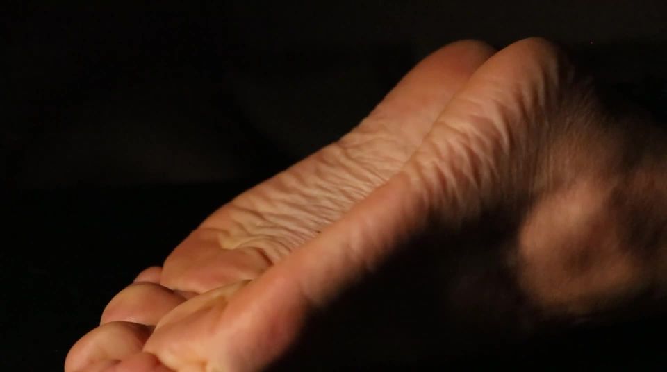 clip 27 Tickling Videos | download – „d“ gets tickled | feet porn chichi medina femdom