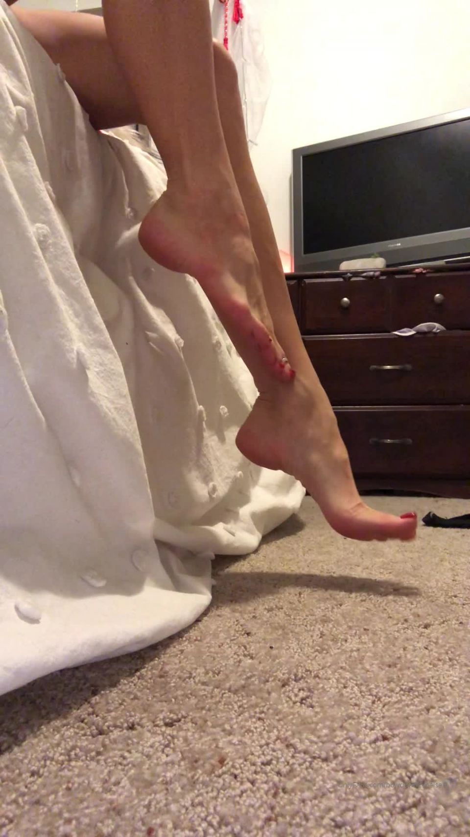 gratis video en línea 39 arco hacia abajo2chelsea 10-12-2019 Acecho mis pies - dominación - femdom porno femdom imperio castidad