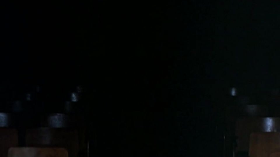 Nadia Mourouzi - O melissokomos (1986) HD 720p - (Porno de Celebridad)