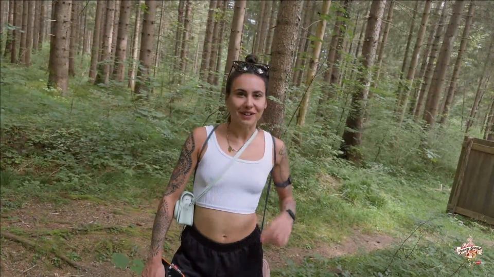 Jenny_Stella's Wild AO-Fick Adventure in German Woods