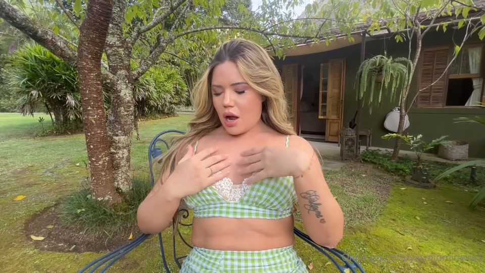 Yasmin Mineira 0hdh4ah6e5p7epnnh79zw source