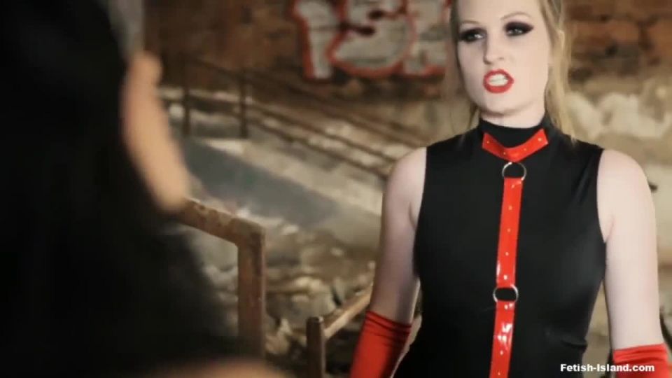 Watch Wonder Woman gets a forceful crotch rub Sex Clip Vi...