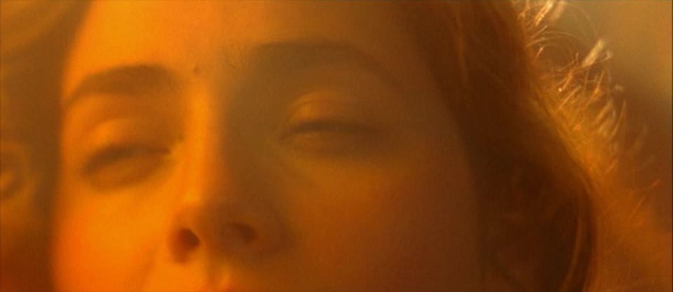 Yuliya Snigir – Obitamemy ostrov (2009) eliminado escena!!!