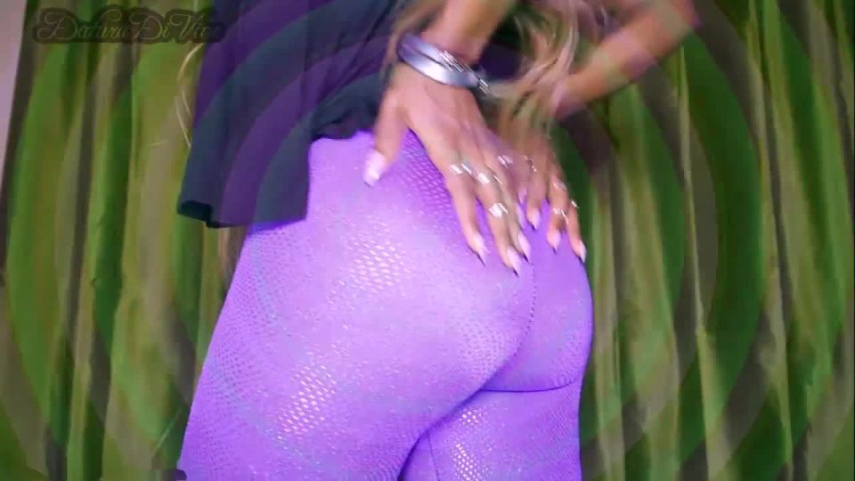 clip 1 Datura Divine - ¡Confíe en mí! en tacones de femdom pov