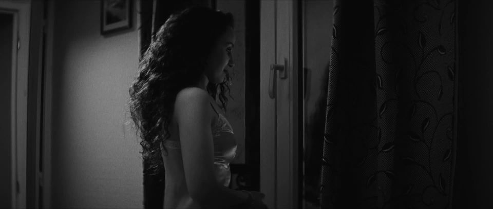 Louise Chevillotte, Souheila Yacoub - La Sal de las Lágrimas (Le sel des larmes) (2020) HD 1080p - (Celebrity porn)