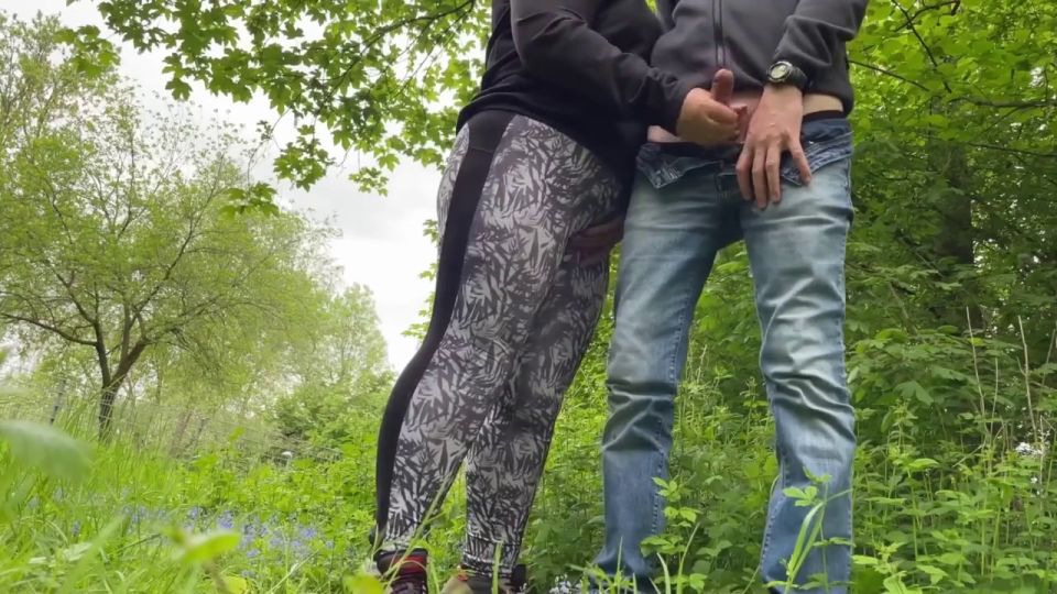 Nuestra vida fetiche - Sentía mi suegra en el dedo de camello en leggings mientras me hacía correr