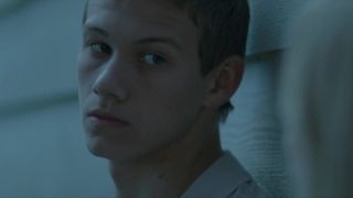 Helene Bergsholm, Beate Stofring - ¡Enciéndeme, maldita sea! (2011) HD 1080p - (Porno de Celebridad)