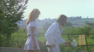 7469 Greta Monika Et Suzelle