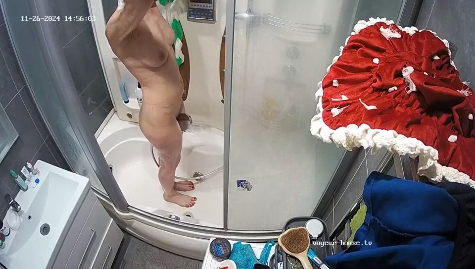 Ducha de huéspedes, 26.11.2024 720P - Voyeur
