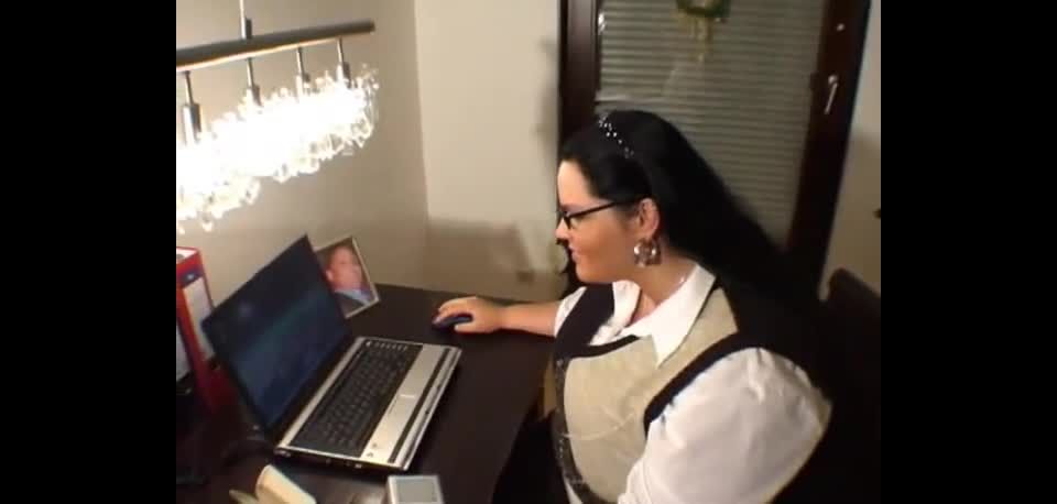 BBW Secretary Sucking Her Boss Cock - bbw - bbw bbw xxx porn