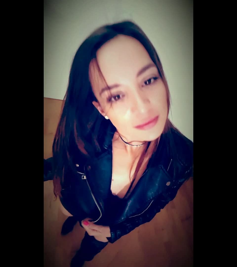 Dominika c rock flash video