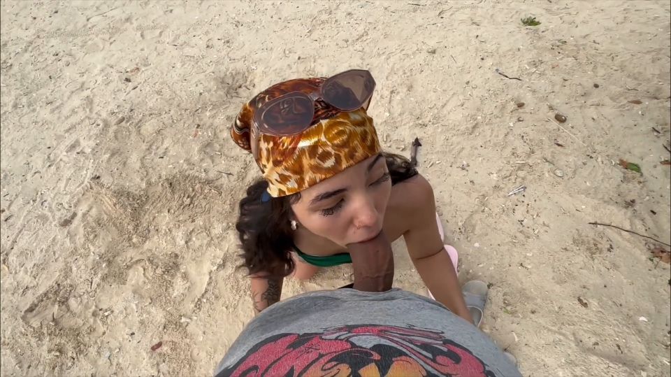 COGIENDO ME LLENAN ELO CULO DE LECHE EN LA PLAYA, SEXO PUBLICO REAL