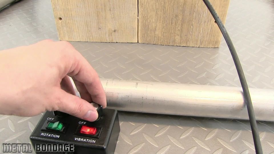 gratis porno video 29 Metal Bondage – Vina en el sibián en femdom porno gay fetiche