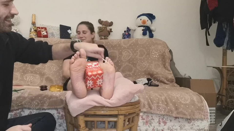 BeautifulGirlsTickledProductions - Merry Christmas 2019 with Syana(Fetish porn)