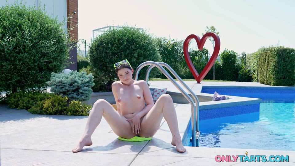 [OnlyTarts] Virgin Butterfly For Onlytarts [10.02.25] [1080p]