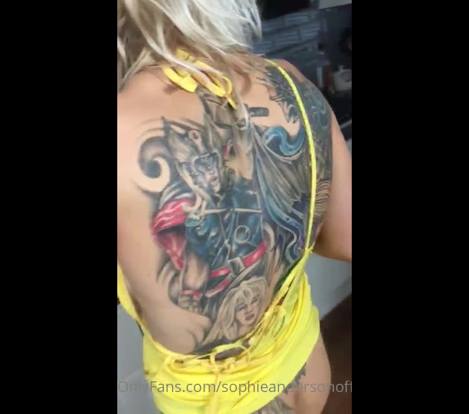 SOPHIE ANDERSON - sophieandersonofficial () Sophieandersonofficial - floor fucking licker 17-11-2021