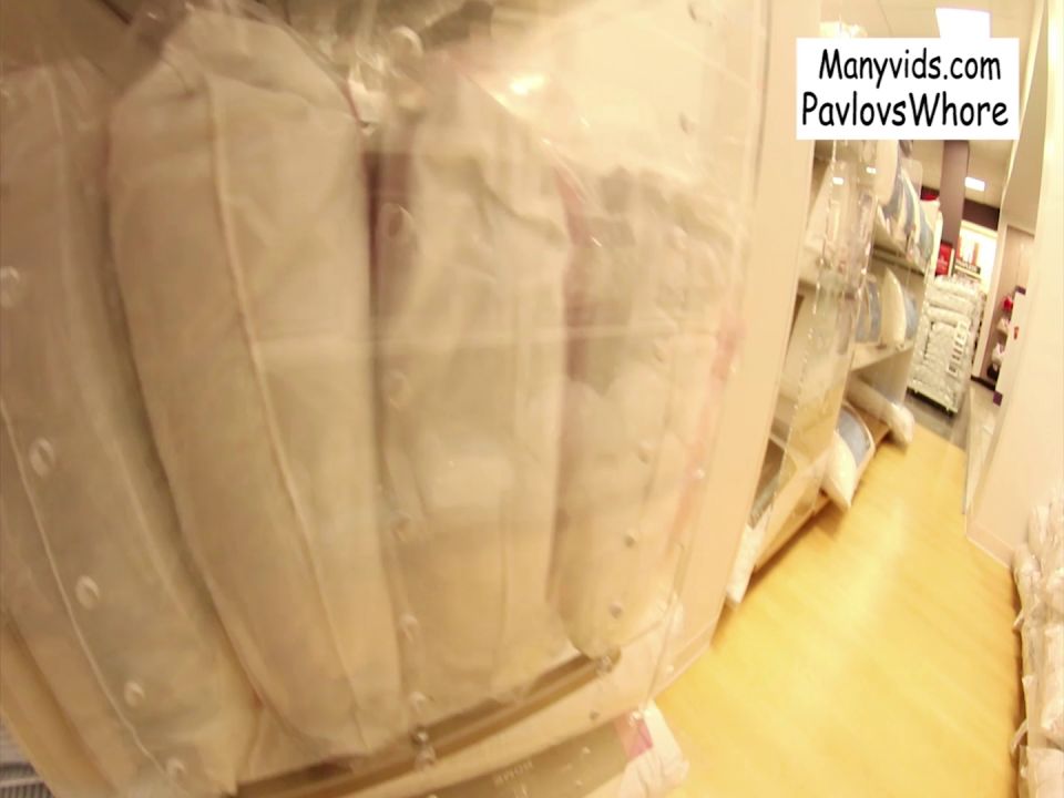 Video CLOE PALMER/PAVLOVSWHORE in Public Oral, Cum Walk at the Mall...