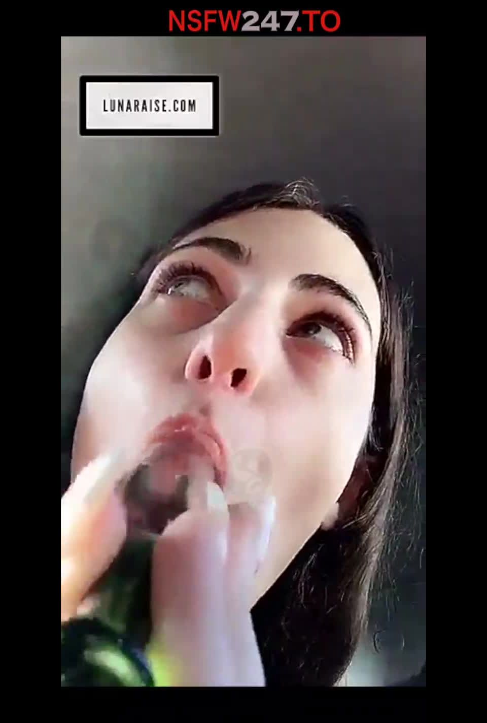 LunaBennaColección consolador masturbación mientras conduce Uber snapchat premium 20181004 - NSFW247