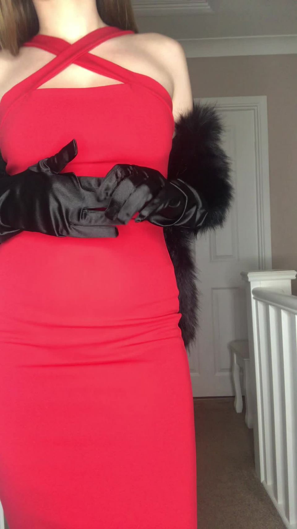 Onlyfans - milfcharlieerose3 - Hollywood Scarlett  Swipe for the pics also - 14-01-2020