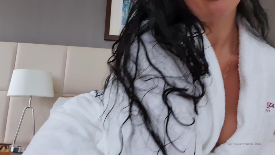 Ezada Sinn - ezada () Ezada - buenos días mi devoto comienza tu día adorando mi minutos de burla y clip de negación 05-10-2019