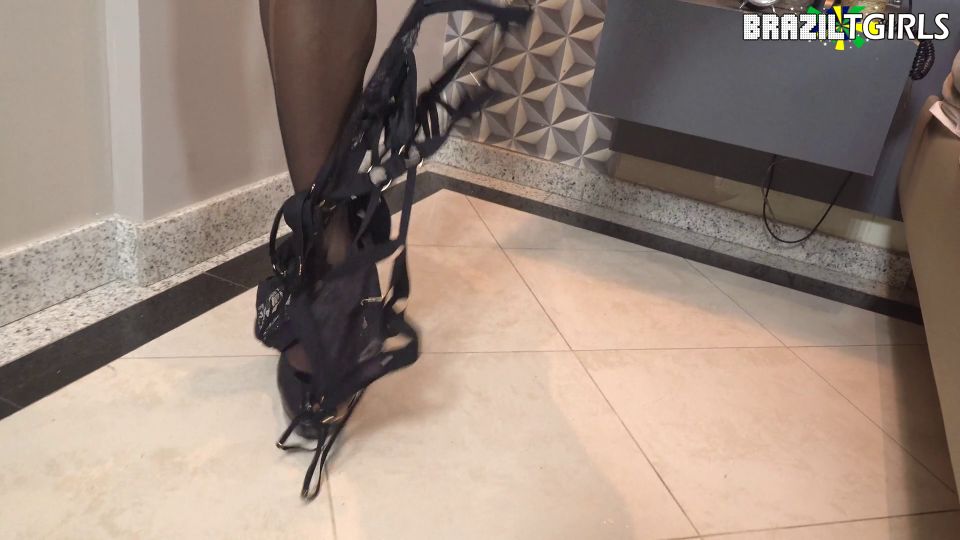 xxx video 43 Isabella Fontaneli Leon Davis [Full HD 2.32 GB], fetiche de zapatos porno en femdom porno