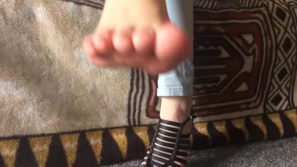 online porn video 35 mature smoking fetish Rina Foxxy - tickling feet, foot on fetish porn