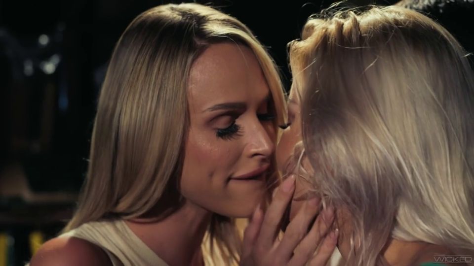 Premio-ganando largometraje: Blake Blossom y Cherry Kiss Star en Tríos Eróticos Explícita Deleite