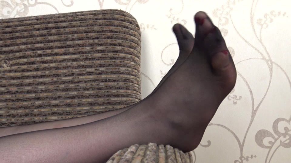 free xxx video 5 Huge Feet In Stockings on fetish porn fetish porn