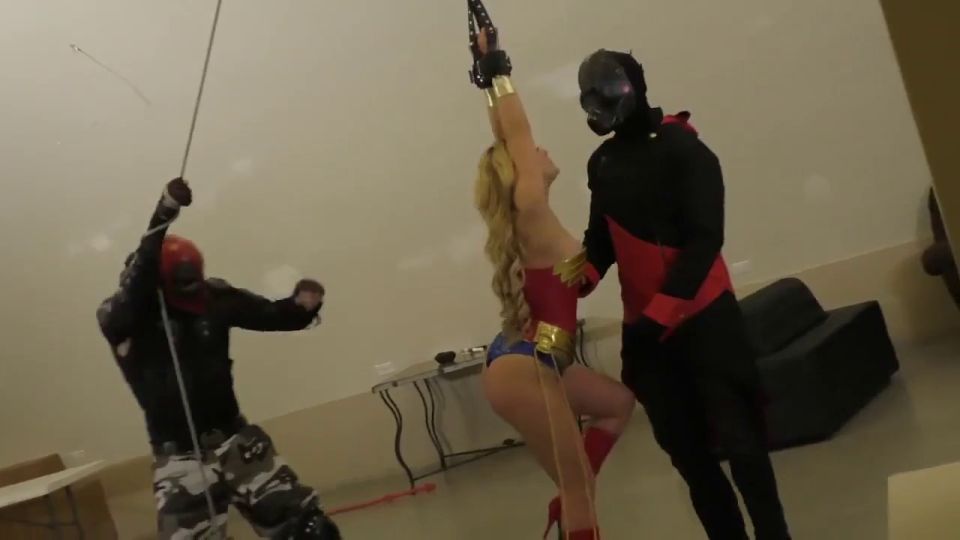 Título de la película:Wonder - Heroína, Destrucción de la heroína, Tetas Grandes.