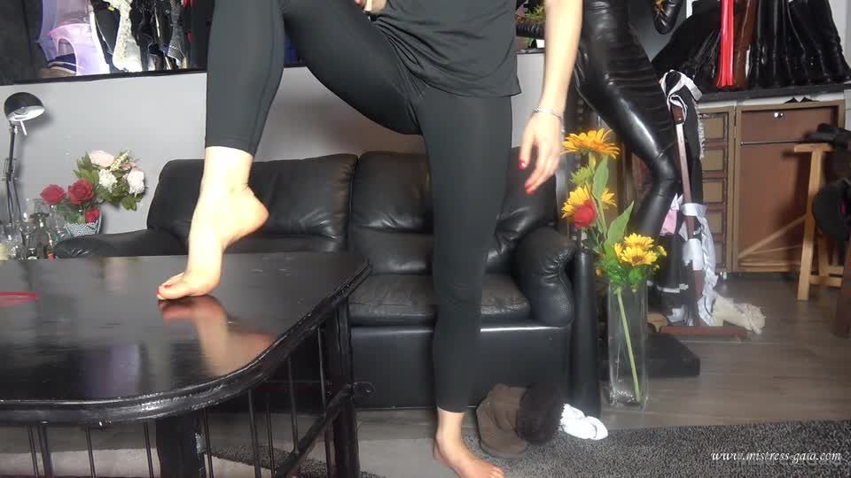 adult xxx video 27 Mistress Gaia – Piedi e calzini sudati e puzzolenti Sweaty and stinky feet | femdom | feet porn japanese feet fetish