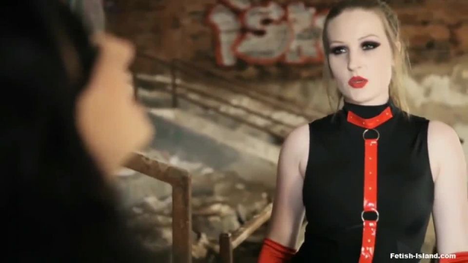 [waranlov.com] Watch Wonder Woman gets a forceful crotch rub | cosplay, コスプレ, superheroine, 女子プロレス, wrestling