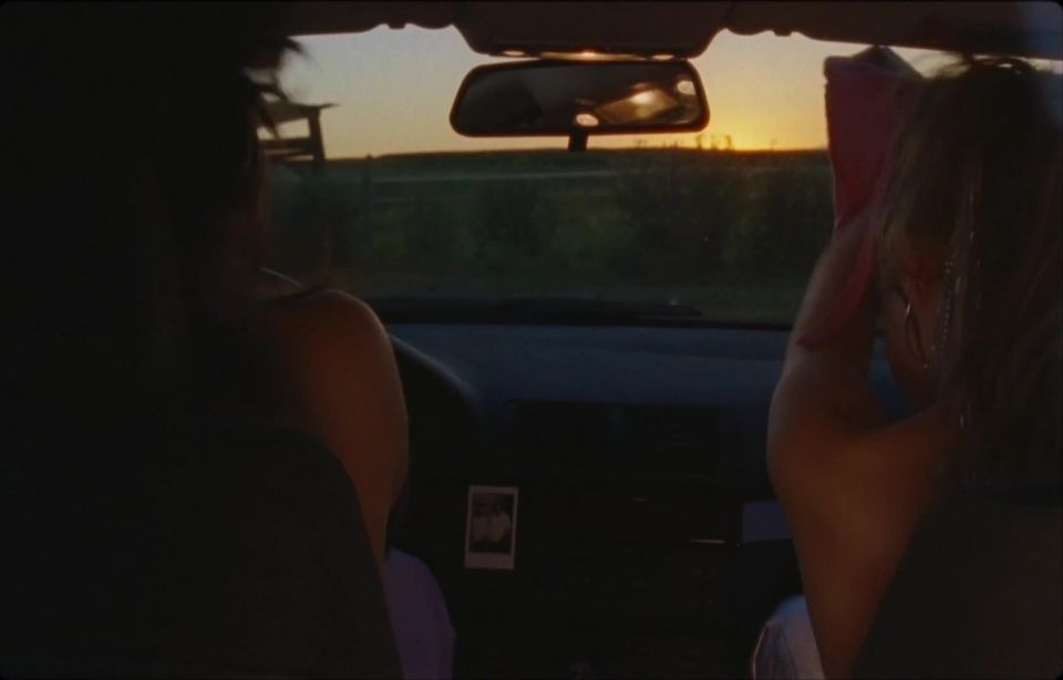 Manon Valentin, Jessie Alain - Vendredi sur Mer Les Filles Desir (2017) HD 1080p - [Celebrity porn]