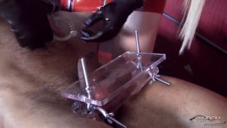 FemdomEmpire com 2011-2012 Lexi Sindel - Pelota aplastante Diversión P