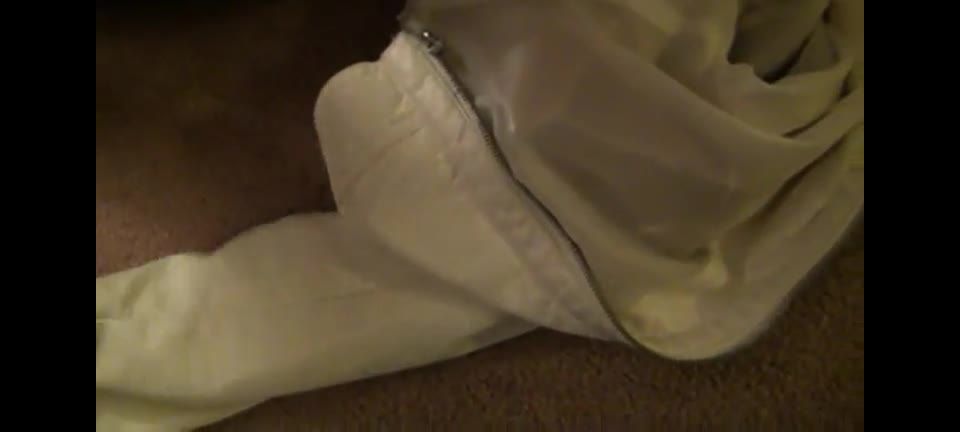 video porno 6 Chicas Durmiendo – Papeles de divorcio – Hallie, femdom strapon en fetiche porno