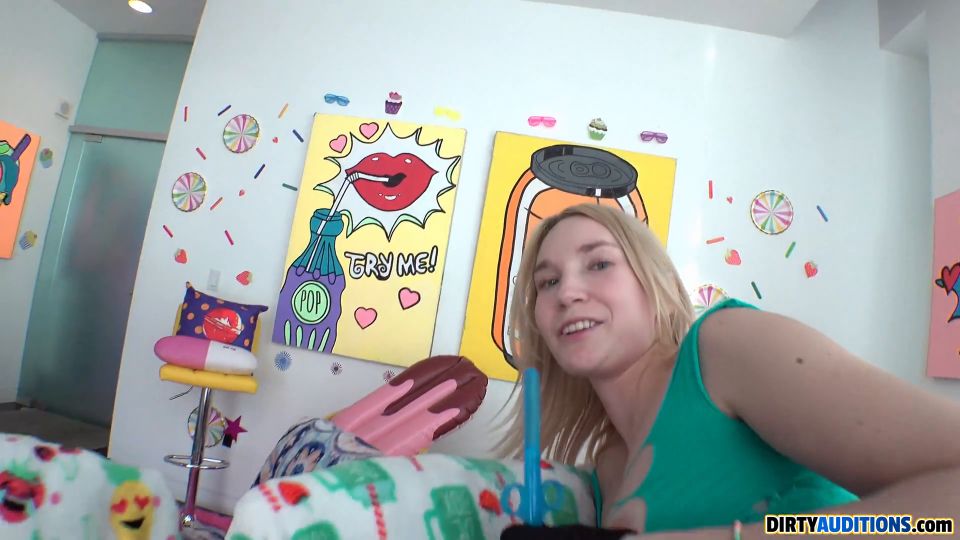 Claire Roos - Enchufando el melocotón de Claire - FullHD 1080P