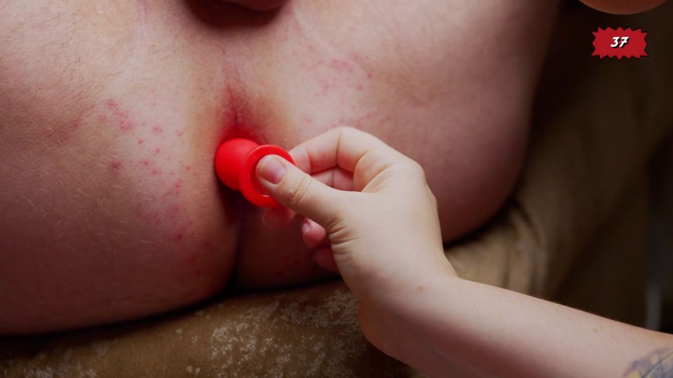 Mistress Milked Abundant Sisigasm in a Cage and with a Plug in the Ass.