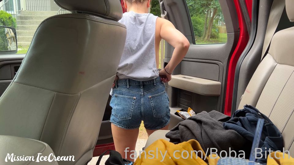 MissionIceCream 2023-2024 A-little-try-on-moment