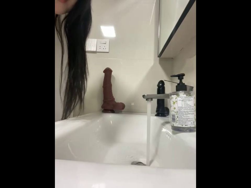 Xyebobs Fucking a Dildo With Condom Onlyfans (Pornstar)