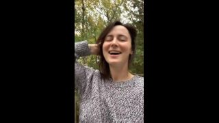 Isla D - onlyisla () Onlyisla - la mejor manera de empezar mi día en una cabaña en el bosque con vistas a un lago encantador con mi fami 10-10-2020