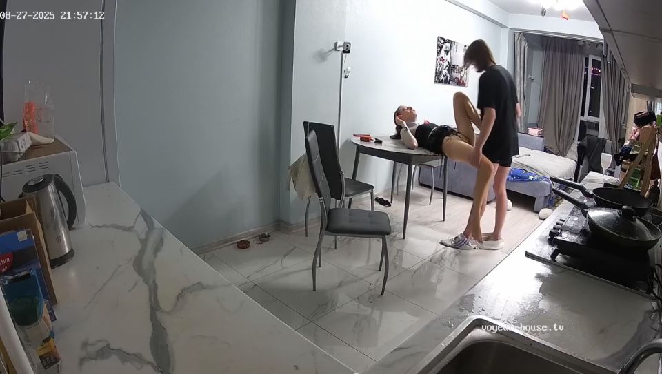 Voyeur House Sizzle: El Quickie Secreto de Andreza y Yaroslav