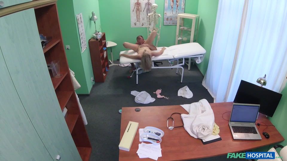 Fetiche médico - 2213