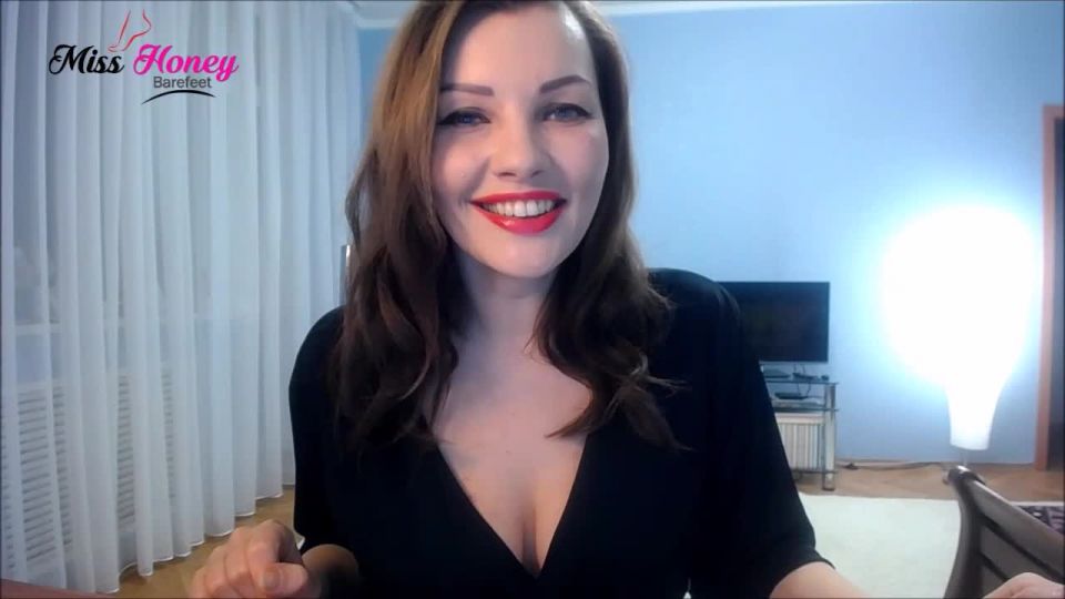 Miss Honey Barefeet - ¡Su esposa merece un verdadero perdedor!